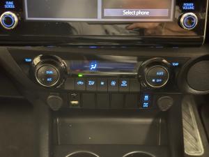 Toyota Hilux 2.8GD-6 double cab Raider auto - Image 14