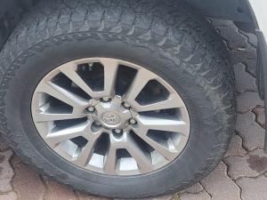Toyota Land Cruiser Prado 4.0 VX-L - Image 8