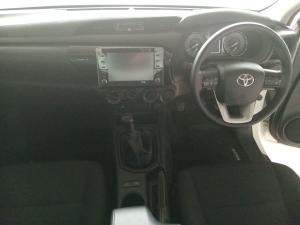 Toyota Hilux 2.4GD-6 single cab Raider manual - Image 6
