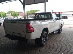 Toyota Hilux 2.4GD-6 single cab Raider manual - Image 2