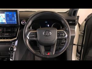Toyota Land Cruiser 300 3.3D GR-Sport - Image 8