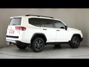 Toyota Land Cruiser 300 3.3D GR-Sport - Image 2