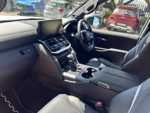 Toyota Land Cruiser 300 3.3D GR-Sport - Image 7