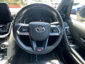 Toyota Land Cruiser 300 3.3D GR-Sport - Image 8