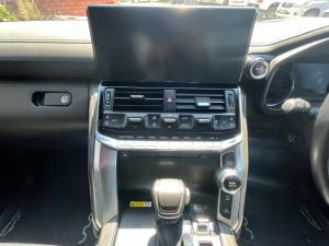 Toyota Land Cruiser 300 3.3D GR-Sport - Image 10