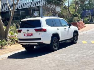 Toyota Land Cruiser 300 3.3D GR-Sport - Image 2
