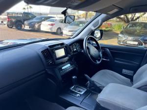 Toyota Land Cruiser 200 4.5D-4D V8 GX - Image 7