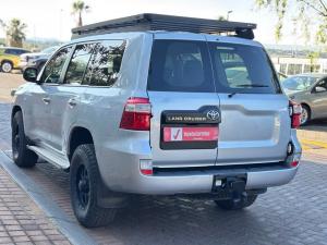 Toyota Land Cruiser 200 4.5D-4D V8 GX - Image 12