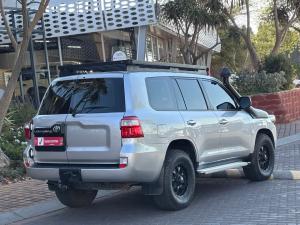 Toyota Land Cruiser 200 4.5D-4D V8 GX - Image 2