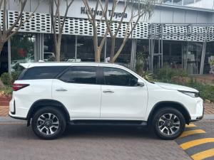 Toyota Fortuner 2.4GD-6 auto - Image 3