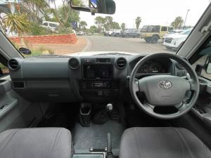 Toyota Land Cruiser 79 4.5D-4D V8 double cab LX - Image 6