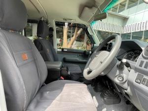 Toyota Land Cruiser 79 4.5D-4D V8 double cab LX - Image 9