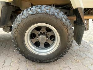 Toyota Land Cruiser 79 4.5D-4D V8 double cab LX - Image 10