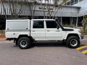 Toyota Land Cruiser 79 4.5D-4D V8 double cab LX - Image 3