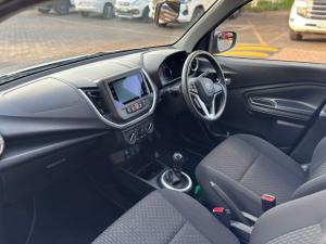 Toyota Vitz 1.0 XR manual - Image 7