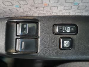 Toyota Hiace 2.5D-4D bus 14-seater GL - Image 19