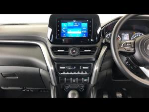 Toyota Urban Cruiser 1.5 XR manual - Image 12