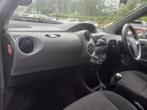 Toyota Etios hatch 1.5 Sprint - Image 7
