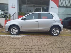 Toyota Etios hatch 1.5 Sprint - Image 16