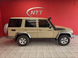 Toyota Landcruiser 76 4.5D V8 S/W - Image 3