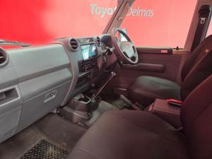 Toyota Landcruiser 76 4.5D V8 S/W - Image 7