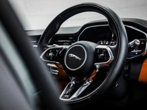Jaguar F-Pace D200 AWD R-Dynamic SE - Image 11