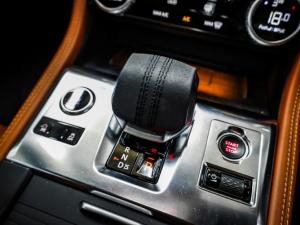 Jaguar F-Pace D200 AWD R-Dynamic SE - Image 13