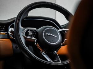 Jaguar F-Pace D200 AWD R-Dynamic SE - Image 18