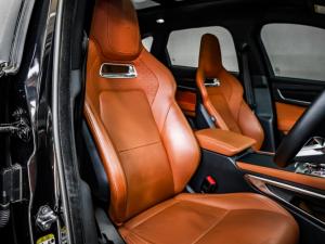 Jaguar F-Pace D200 AWD R-Dynamic SE - Image 8