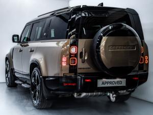 Land Rover Defender 130 D300 X - Image 8