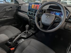 Mahindra XUV 3XO 1.2T AX5 manual - Image 6