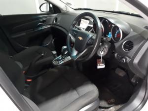 Chevrolet Cruze sedan 1.6 L - Image 10