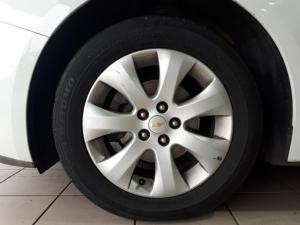 Chevrolet Cruze sedan 1.6 L - Image 6