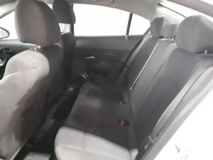 Chevrolet Cruze sedan 1.6 L - Image 7