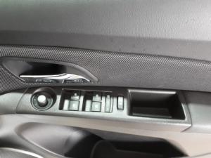 Chevrolet Cruze sedan 1.6 L - Image 9