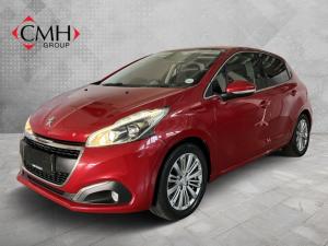Peugeot 208 1.2T Allure manual - Image 1