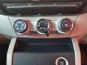 Renault Triber 1.0 Prestige auto - Image 19