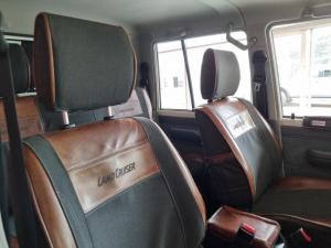 Toyota Land Cruiser 79 2.8GD-6 double cab - Image 10