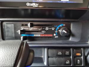 Toyota Land Cruiser 79 2.8GD-6 double cab - Image 19