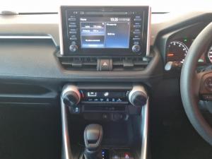 Toyota RAV4 2.0 GX auto - Image 13
