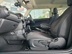 MINI Hatch Cooper Hatch 3-door auto - Image 14