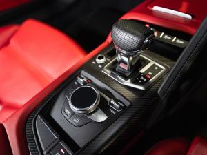 Audi R8 coupe V10 performance quattro - Image 8