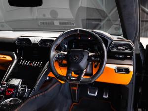 Lamborghini Urus S - Image 22