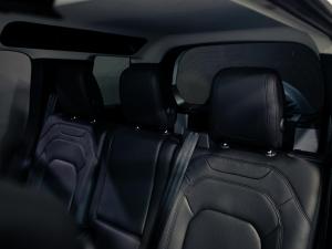 Land Rover Defender 110 D300 SE - Image 18