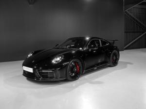 Porsche 911 Carrera 4 GTS coupe - Image 4