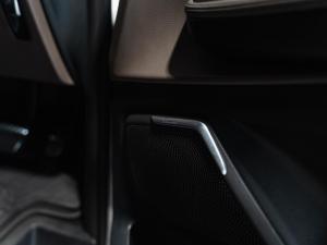 Mercedes-Benz V-Class V300d Avantgarde AMG Line - Image 14