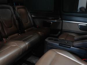 Mercedes-Benz V-Class V300d Avantgarde AMG Line - Image 16