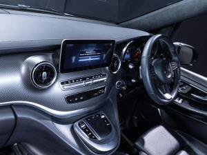 Mercedes-Benz V-Class V300d Exclusive - Image 11