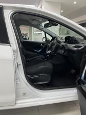Peugeot 208 5-door 1.6 Allure auto - Image 9