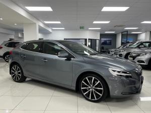 Volvo V40 T3 Inscription auto - Image 3